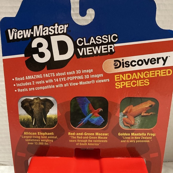 View -Master 3D Classic Viewer Endangered Species Discovery Includes 2 Reels New - Picture 4 of 5
